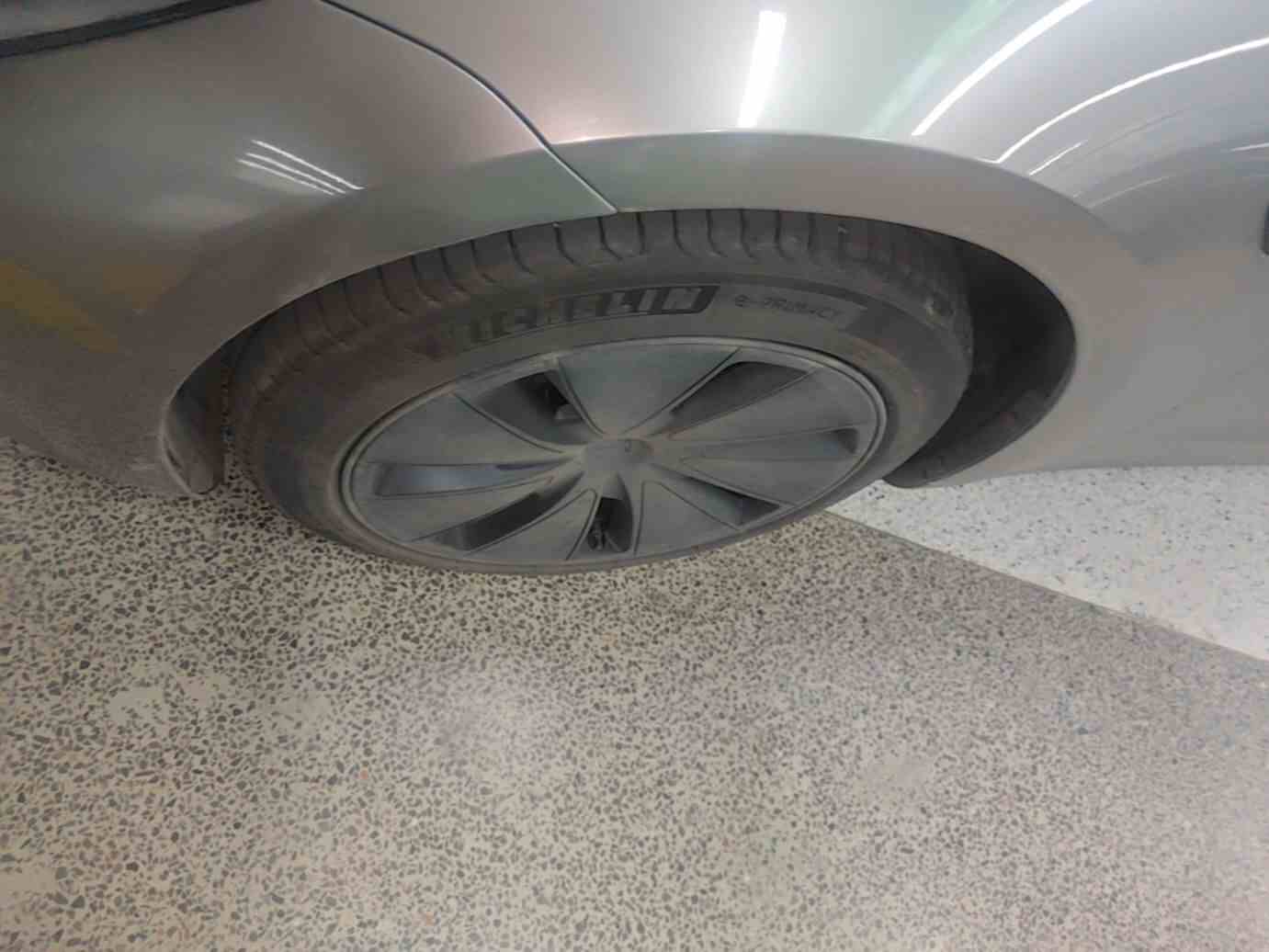 特斯拉 Model 3 2023款 后轮驱动版(3)