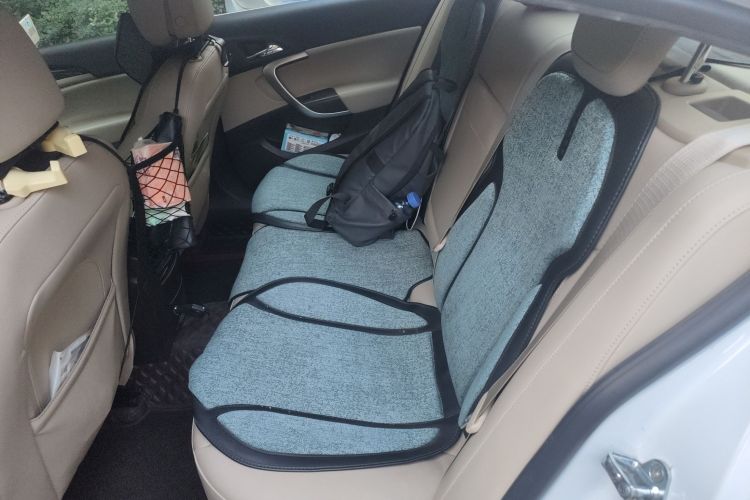 别克 君威 2015款 2.0L 精英时尚型中控内饰7004