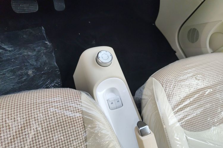 五菱汽车 宏光MINIEV 2024款 第三代 215km 青春版中控内饰18