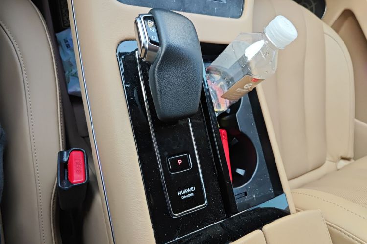 鸿蒙智行 问界M7 2022款 1.5T 后驱舒适版中控内饰18