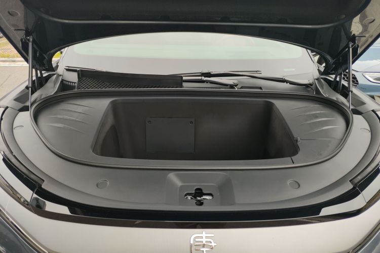 比亚迪 唐L 2025款 EV 600KM四驱激光雷达旗舰型机舱底盘24