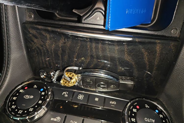 奔驰CLS 2013款 CLS 350 猎装时尚型中控内饰7001