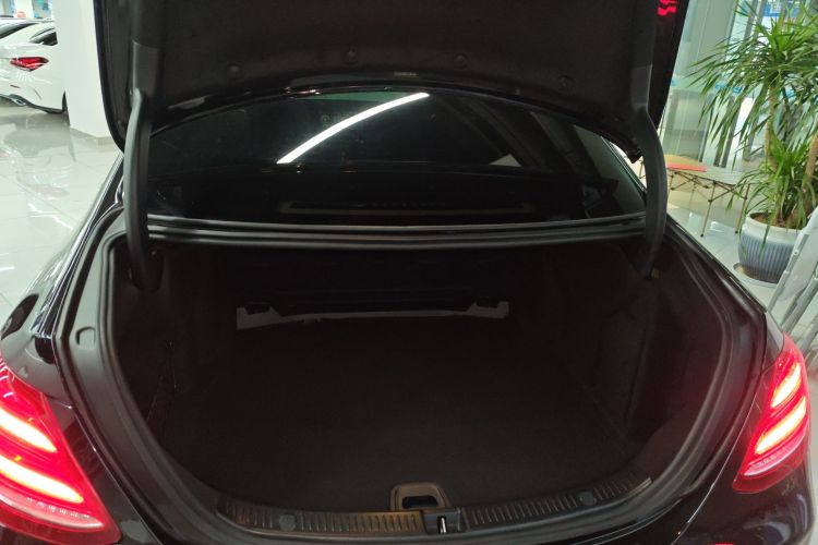 奔驰E级 2019款 E 260 L局部细节23