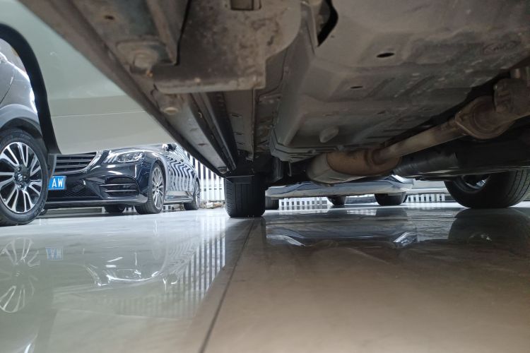 丰田 汉兰达 2018款 2.0T 四驱至尊版 7座 国VI局部细节9001