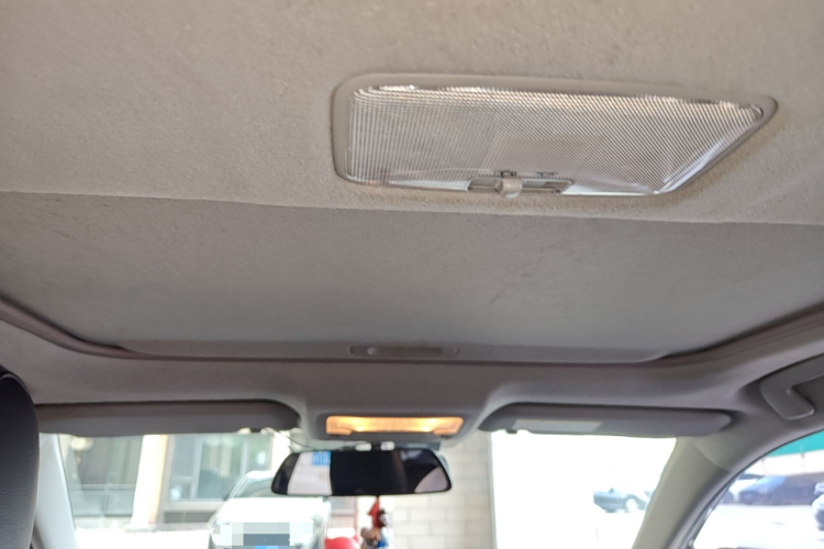 丰田 雷凌 2017款 改款 185T CVT精英版 国V中控内饰22