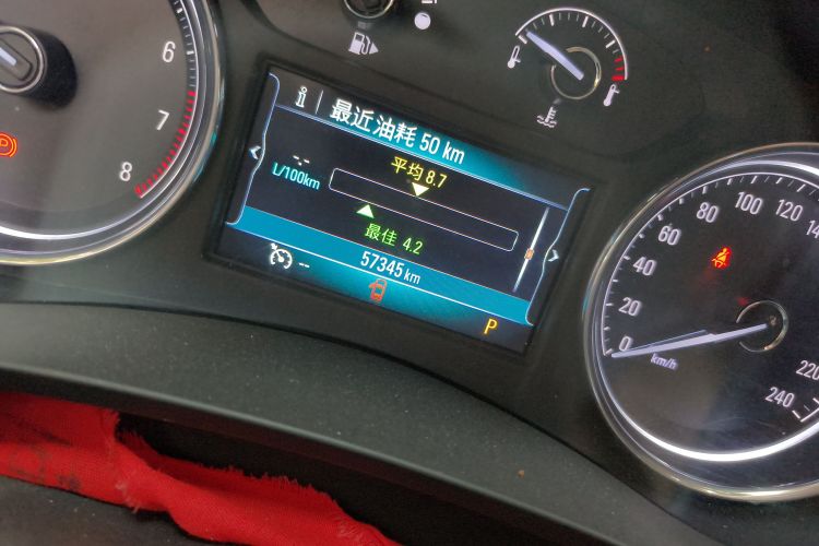 别克 君越 2018款 28T 精英型中控内饰15