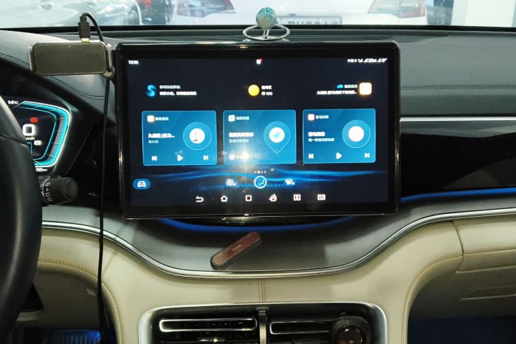 比亚迪 宋PLUS新能源 2021款 DM-i 51KM 尊荣型中控内饰16