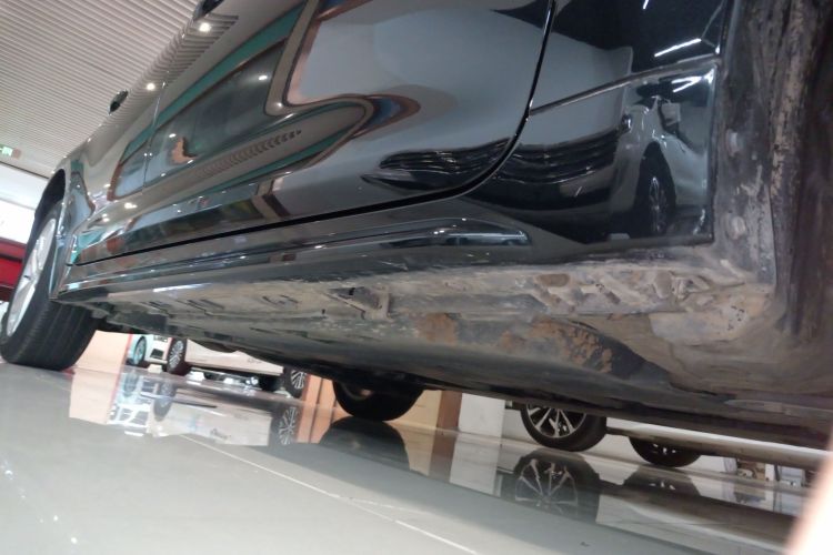 丰田 雷凌 2021款 双擎 1.8H E-CVT豪华版机舱底盘29