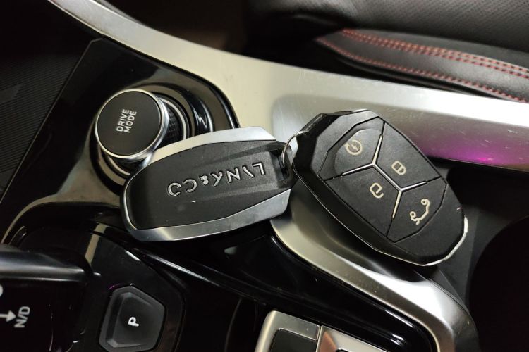 领克01 2017款 2.0T 四驱劲Pro版中控内饰11