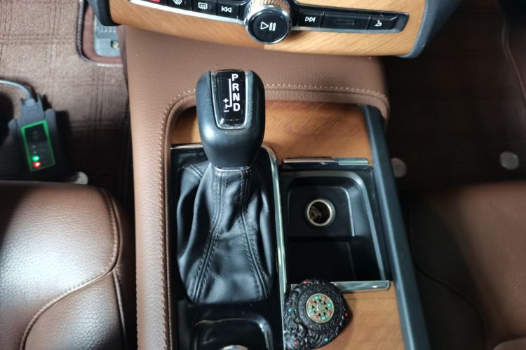 沃尔沃XC90 2020款 改款 T6 智逸豪华版 7座中控内饰18