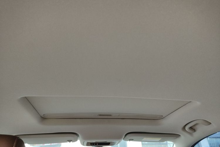 别克 君威 2020款 552T 豪华型中控内饰22