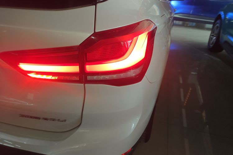 宝马X1 2022款 sDrive20Li 尊享型车身外观6006