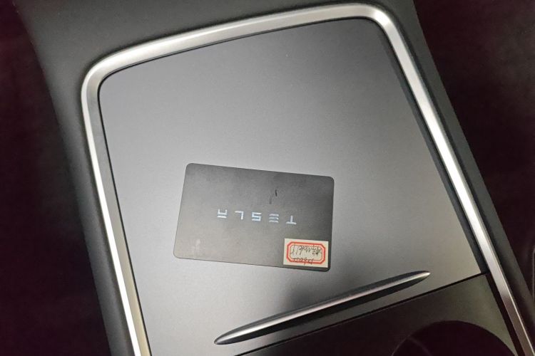 特斯拉 Model Y 2024款 后轮驱动版中控内饰11