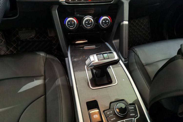 哈弗H6 2018款 蓝标 运动版 1.5T 自动两驱精英型中控内饰18