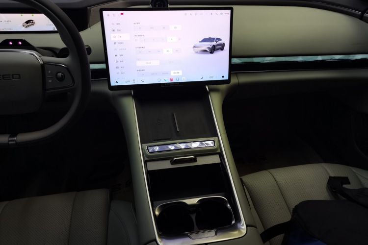 星途 星纪元 ES 2025款 增程 Pro 高速辅助驾驶中控内饰16