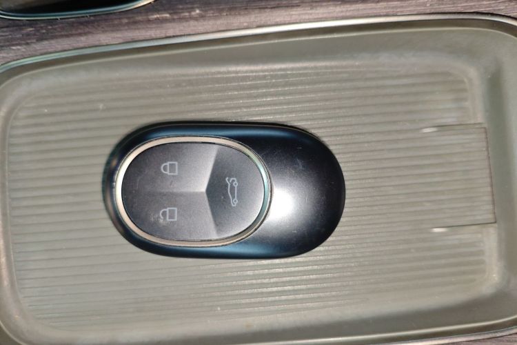 蔚来ES7 2022款 100kWh 首发版中控内饰11