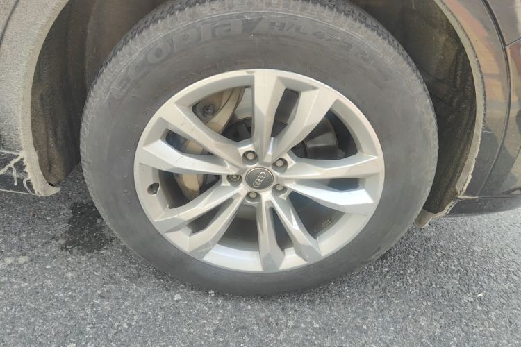 奥迪Q7 2016款 40 TFSI 舒适型车身外观10