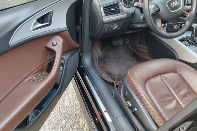 奥迪A6L 2018款 30周年年型 35 TFSI 时尚型中控内饰20