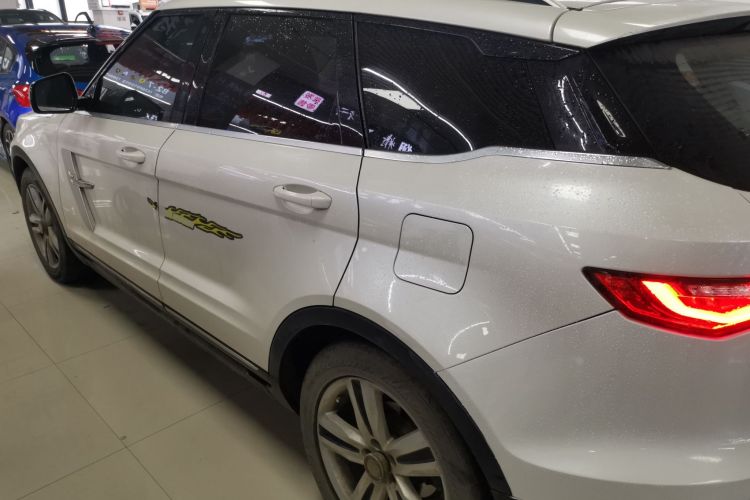 众泰T700 2017款 2.0T 自动尊享型车身外观4