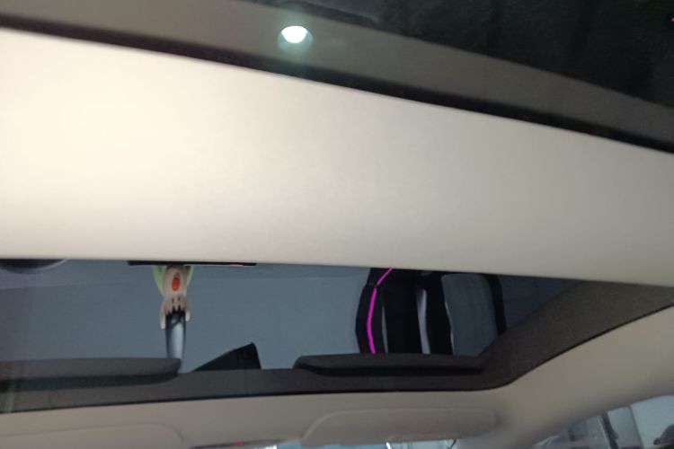 特斯拉 Model 3 2025款 后轮驱动版中控内饰22