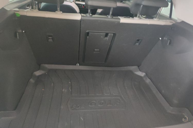 大众 高尔夫 2023款 改款 280TSI DSG Pro机舱底盘23