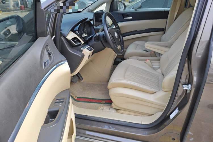 别克GL8 2023款 改款 陆上公务舱 豪华型中控内饰7003