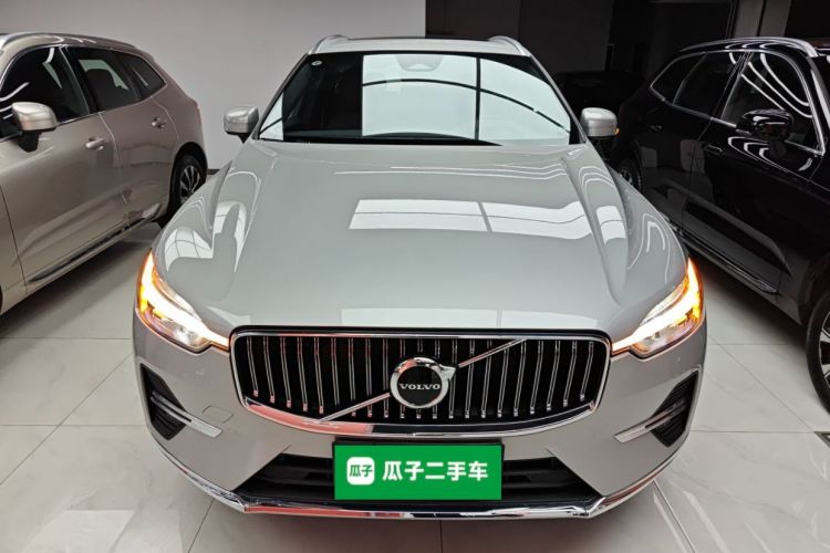 沃尔沃XC60 2025款 B5 四驱智远豪华版车身外观2
