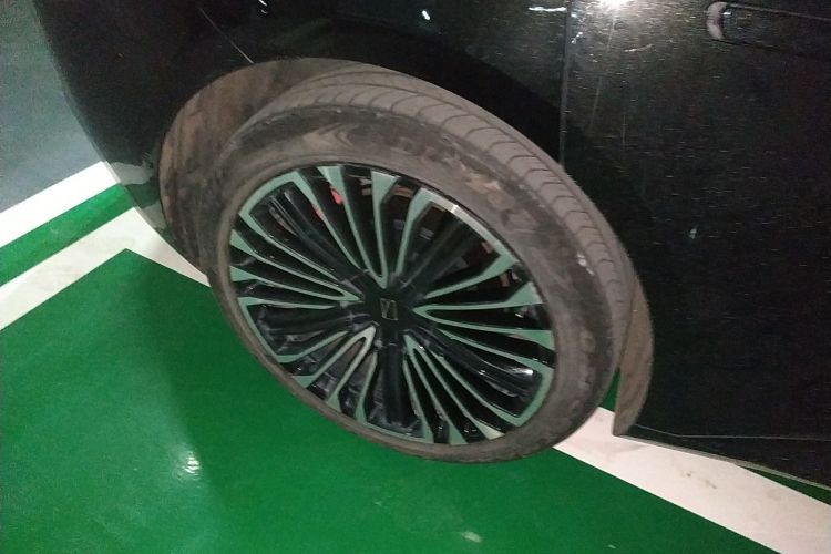 阿维塔12 2025款 Ultra增程版车身外观6008