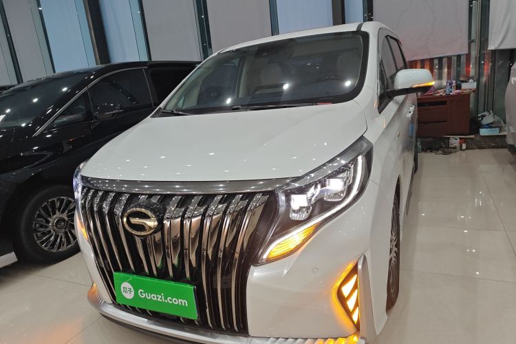 广汽传祺 传祺M8 2021款 大师系列 390T 四座御尊版车身外观2