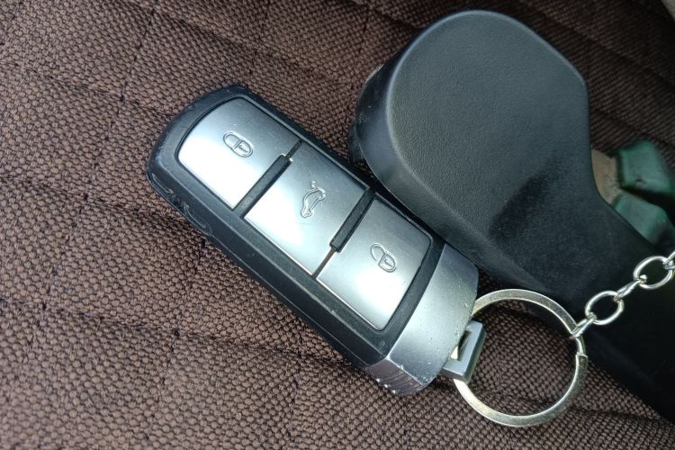 大众 迈腾 2012款 1.8TSI 豪华型中控内饰7001