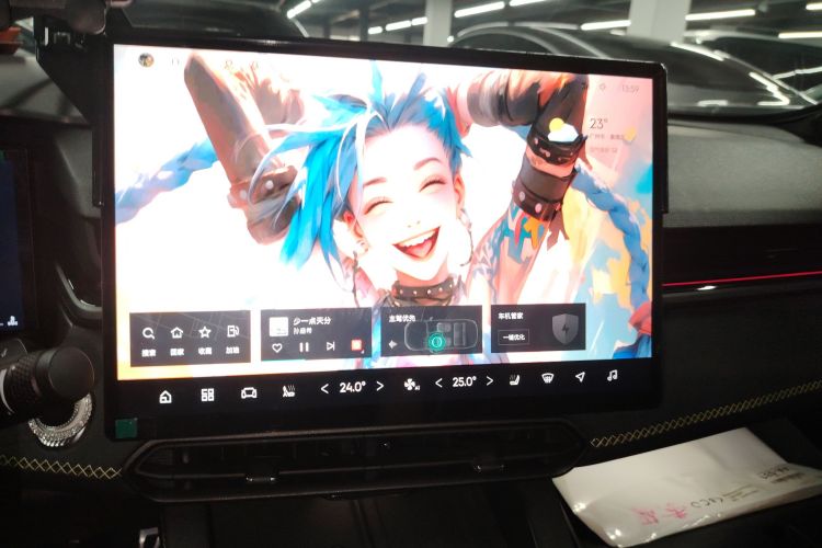 领克03 2025款 1.5TD DCT冠军版Pro中控内饰16