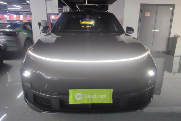理想汽车 理想L8 2024款 Ultra车身外观2