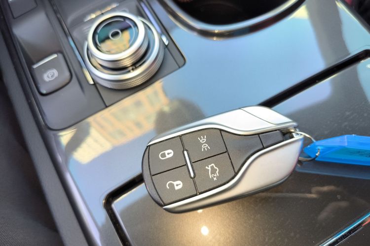 玛莎拉蒂 Ghibli 2017款 3.0T 标准版中控内饰11