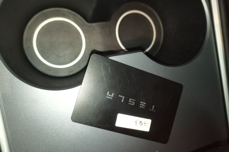 特斯拉 Model 3 2022款 后轮驱动版中控内饰11