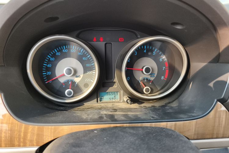 别克 凯越 2015款 1.5L 自动经典型中控内饰14