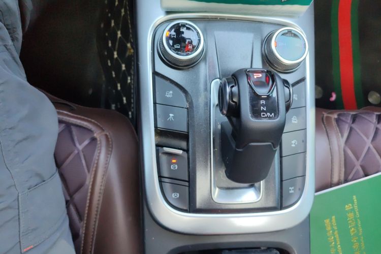 坦克300 2021款 越野版 2.0T 挑战者中控内饰18