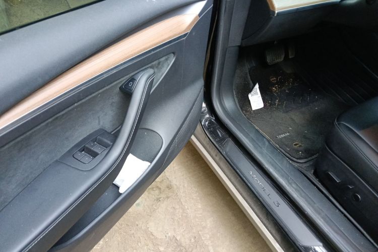 特斯拉 Model 3 2022款 后轮驱动版中控内饰7003