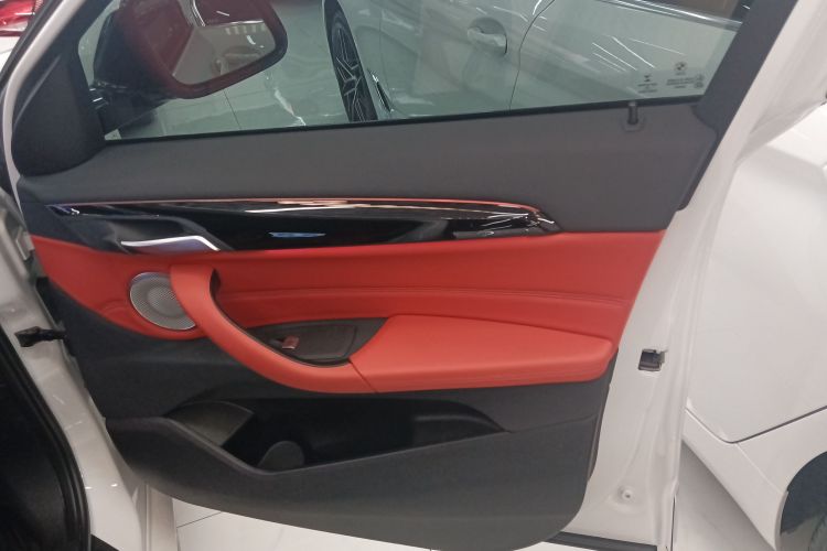 宝马X2 2021款 改款 sDrive25i M运动套装中控内饰7005