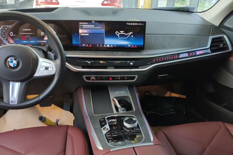 宝马X5 2023款 xDrive 30Li 尊享型M运动套装中控内饰16