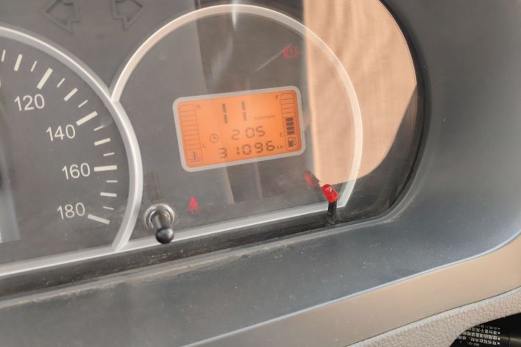 北汽威旺306 2016款 1.2L基本型5座A12国V中控内饰15