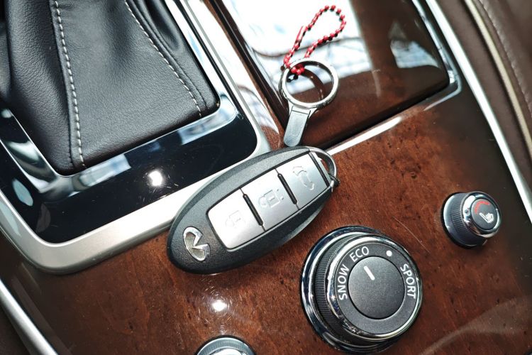 英菲尼迪QX60(进口) 2018款 2.5 S/C Hybrid 两驱卓越版 国VI中控内饰11