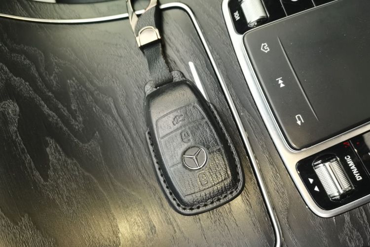 奔驰C级 2019款 改款 C 260 L 运动版中控内饰7001