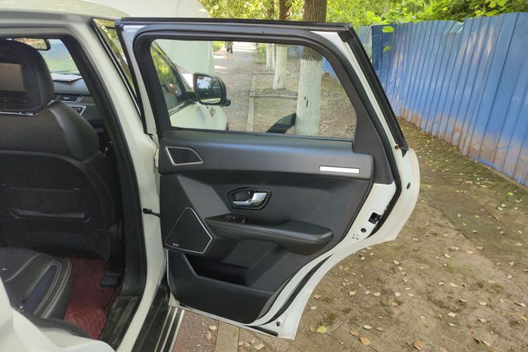 陆风X7 2016款 2.0T 全景尊贵版中控内饰7006