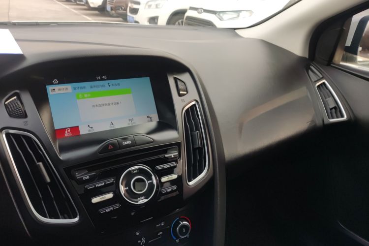 福特 福克斯 2018款 两厢经典 1.6L 自动风尚型智行版中控内饰16