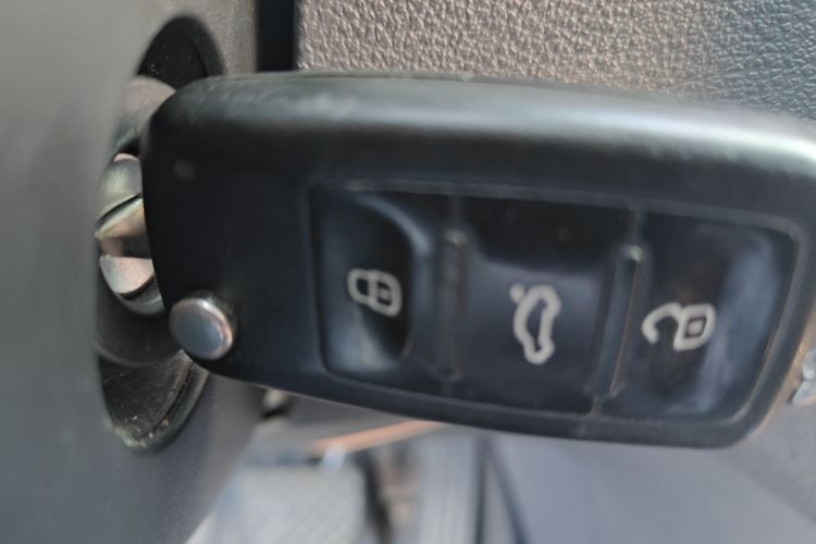 大众 途安 2014款 1.4T DSG 30周年纪念版中控内饰11