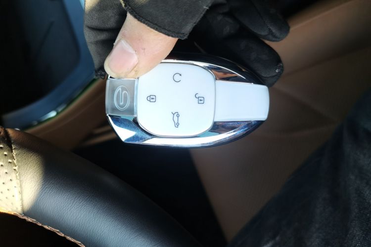 广汽传祺 传祺ES9 2024款 PHEV 143km Max中控内饰7001