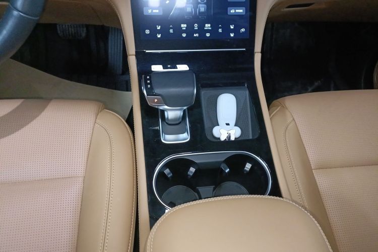 理想汽车 理想ONE 2021款 增程6座版中控内饰18