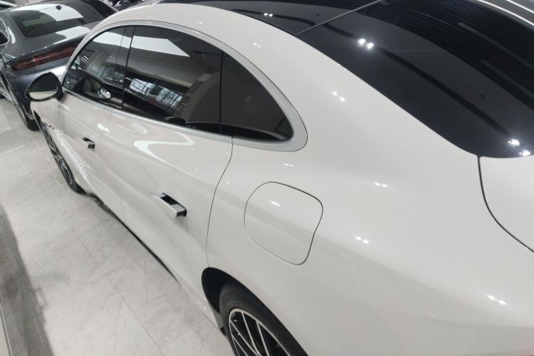 腾势Z9 2024款 1100km 四驱Max版车身外观4