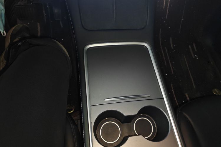 特斯拉 Model Y 2021款 标准续航后驱版中控内饰18