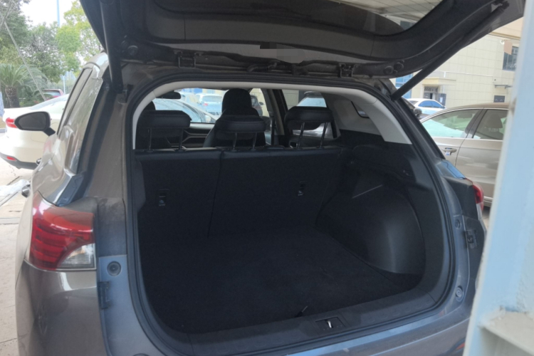 广汽传祺 传祺GS4 2023款 270T 自动智行领航版机舱底盘23